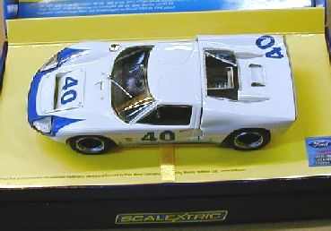Ford GT40 1966 #40 weiss, C2943A